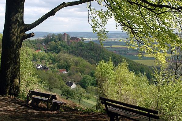 Der_Blick_auf_unsere_Burg_Schaumburg_am_4__Mai_2010